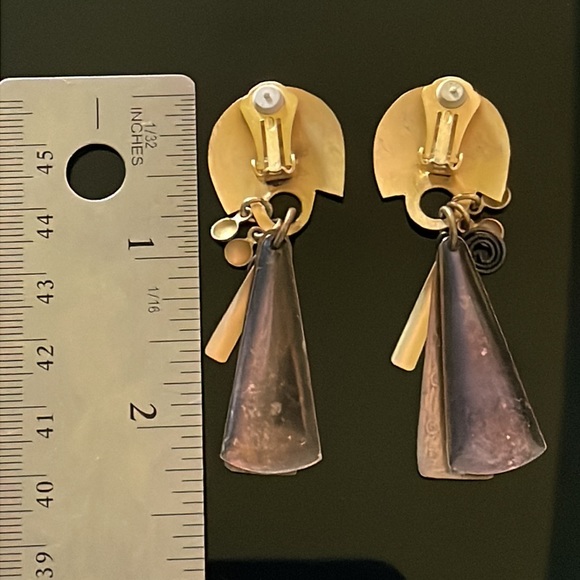 Gold Dangle Earring Pair - Picture 6 of 8